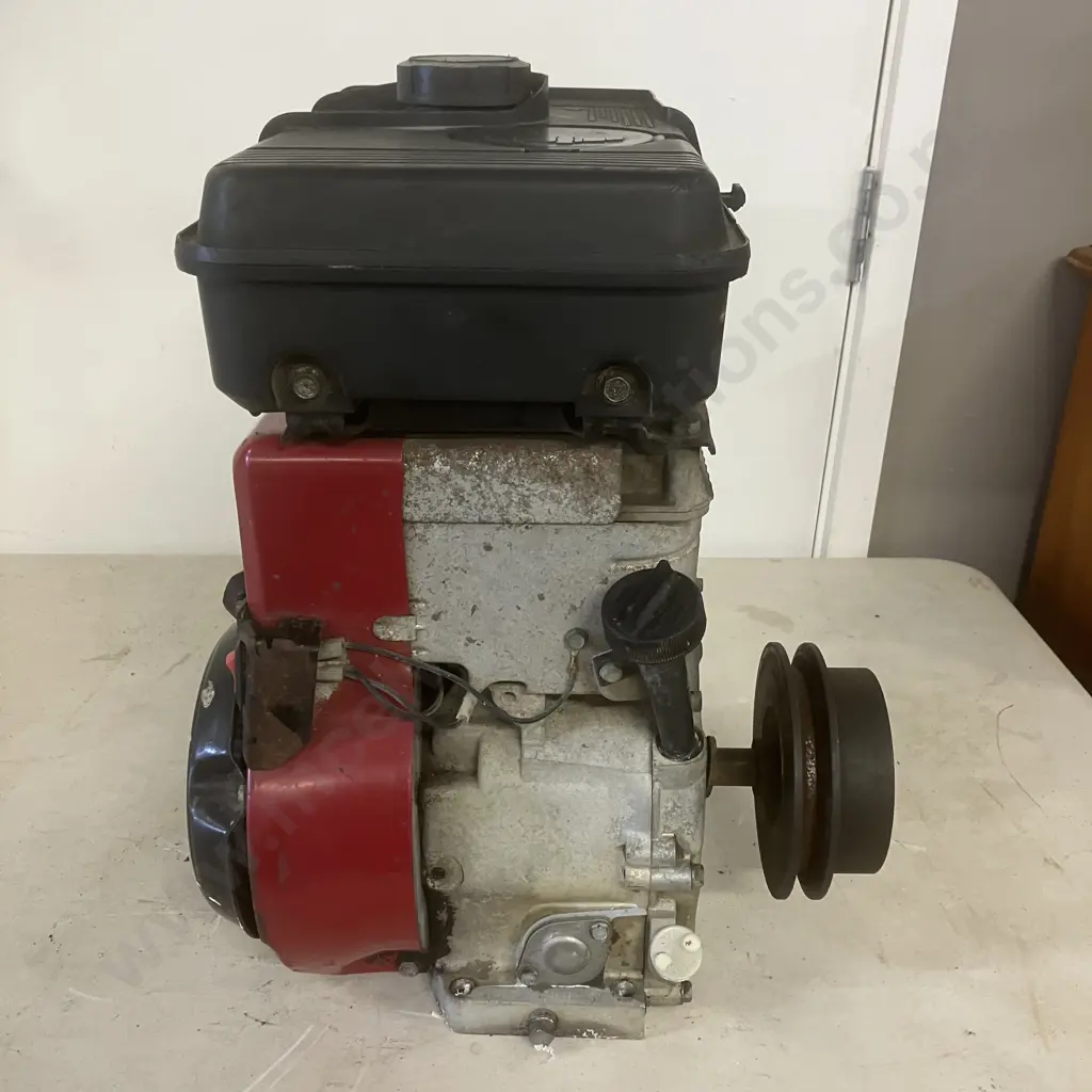 Briggs & Stratton Industrial Plus 5 HP Petrol Stationary Engine Image 1++
