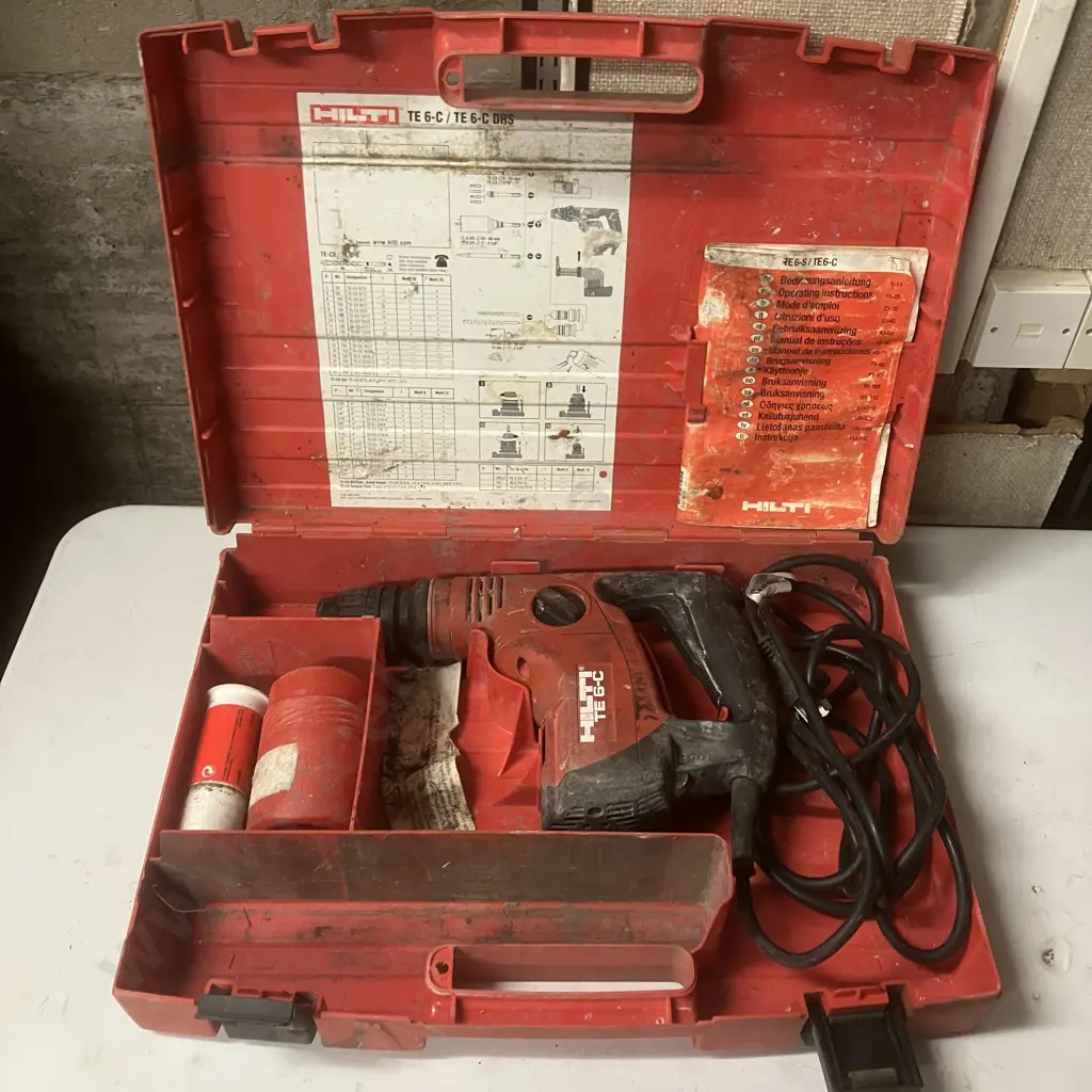 Hilti TE 6-C Rotary Hammer Drill In Case Image 1++