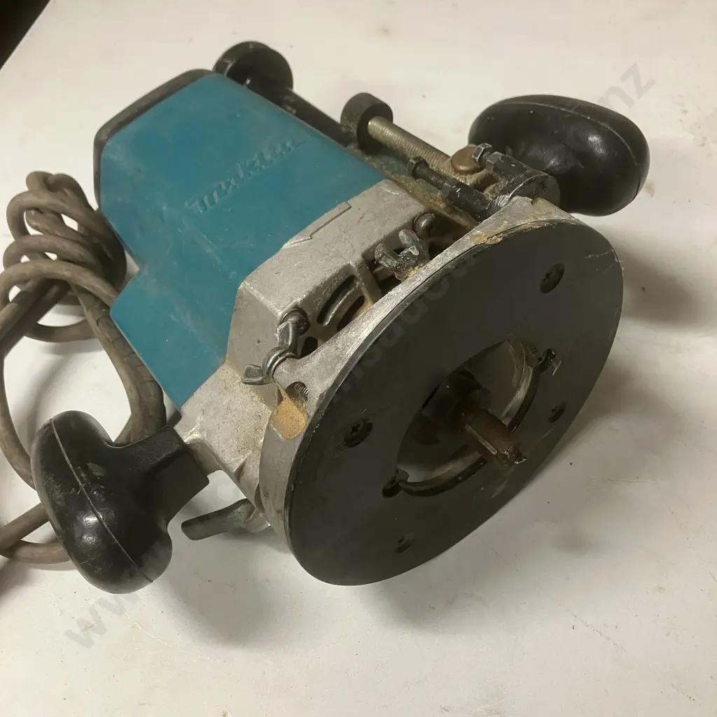 Makita 3612 Router Image 1++