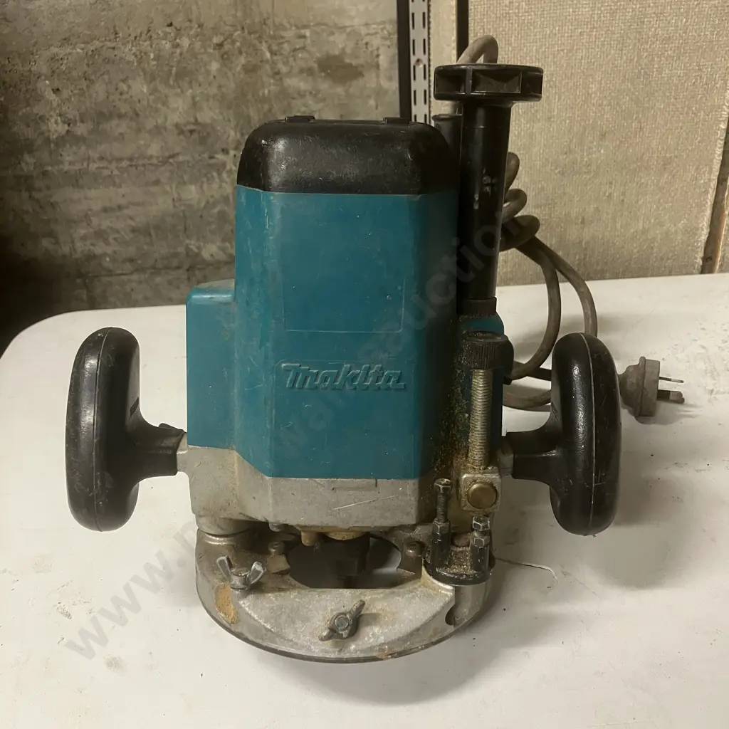 Makita 3612 Router Image 1++
