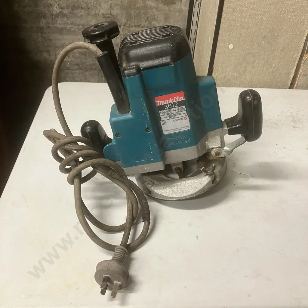 Makita 3612 Router Image 1++