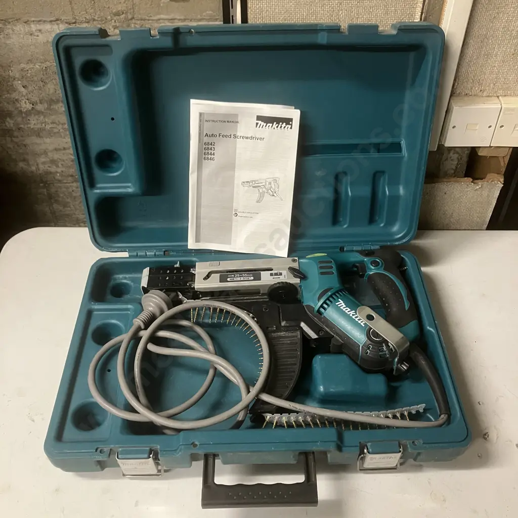 Makita Auto Feed Screwdriver In Case With Manual Image 1++