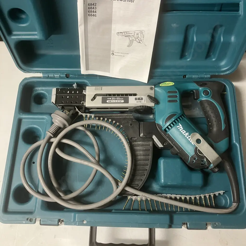 Makita Auto Feed Screwdriver In Case With Manual Image 1++