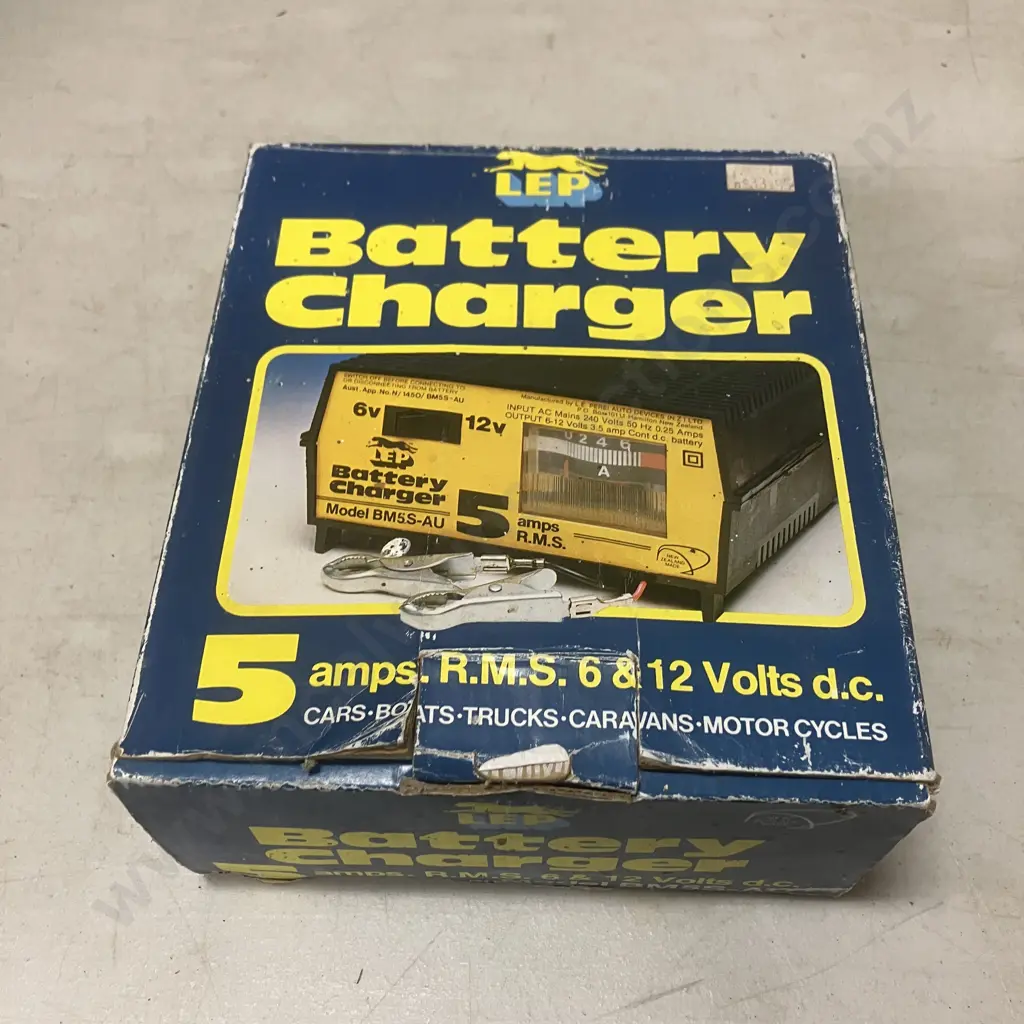 Vintage New Zealand Made LEP 5 amps R.M.S 6&12 volts d.c. Battery Charger With Original Box Image 1++