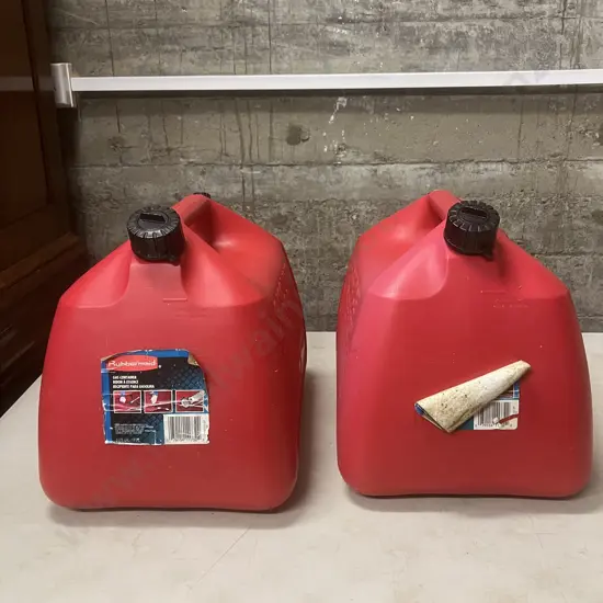 Pair of Rubbermaid 19 Litre Red Plastic Gas Containers