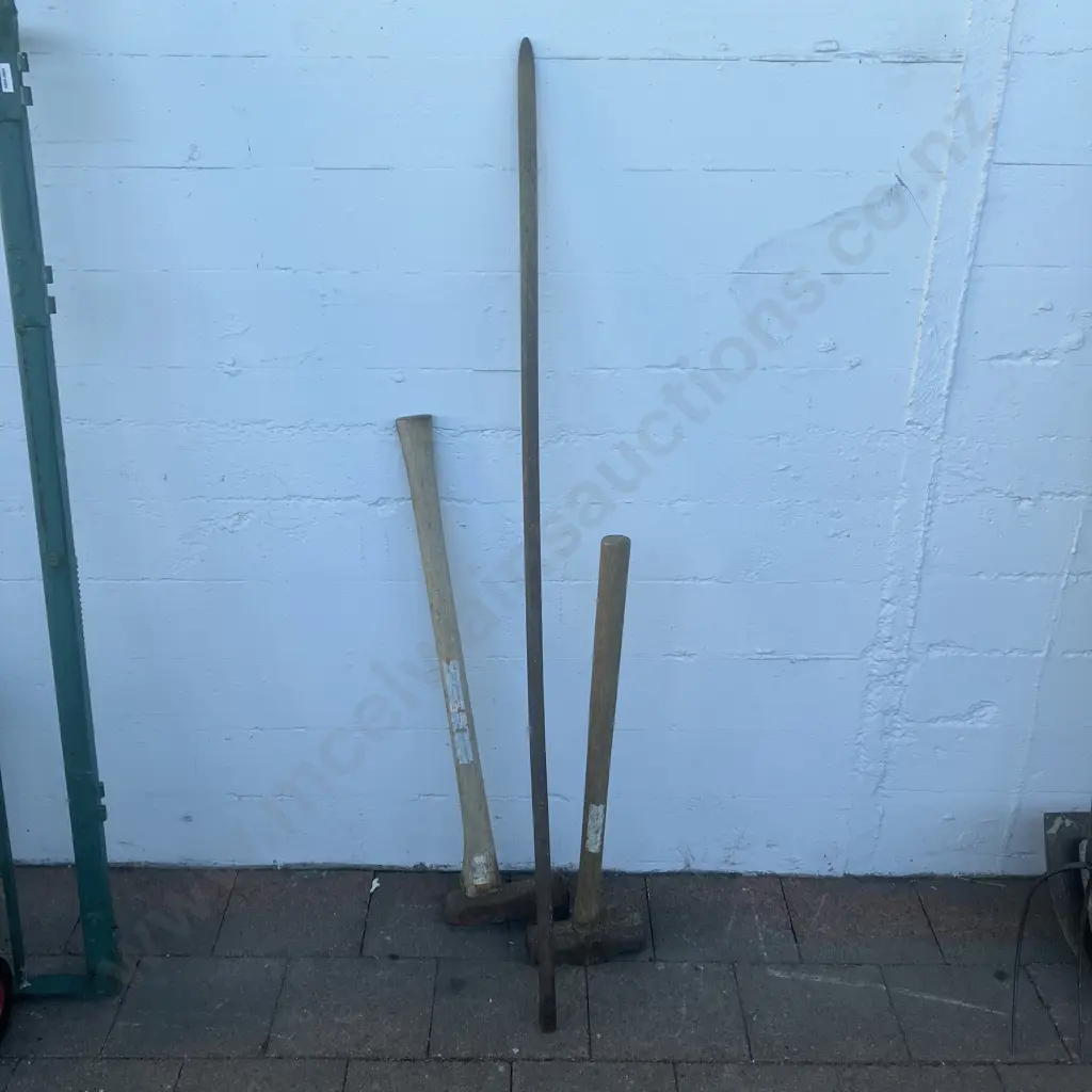 Splitting Maul, Sledge Hammer & Crowbar Image 1++