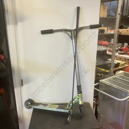 Golf Club With MaddGear Kick Scooter
