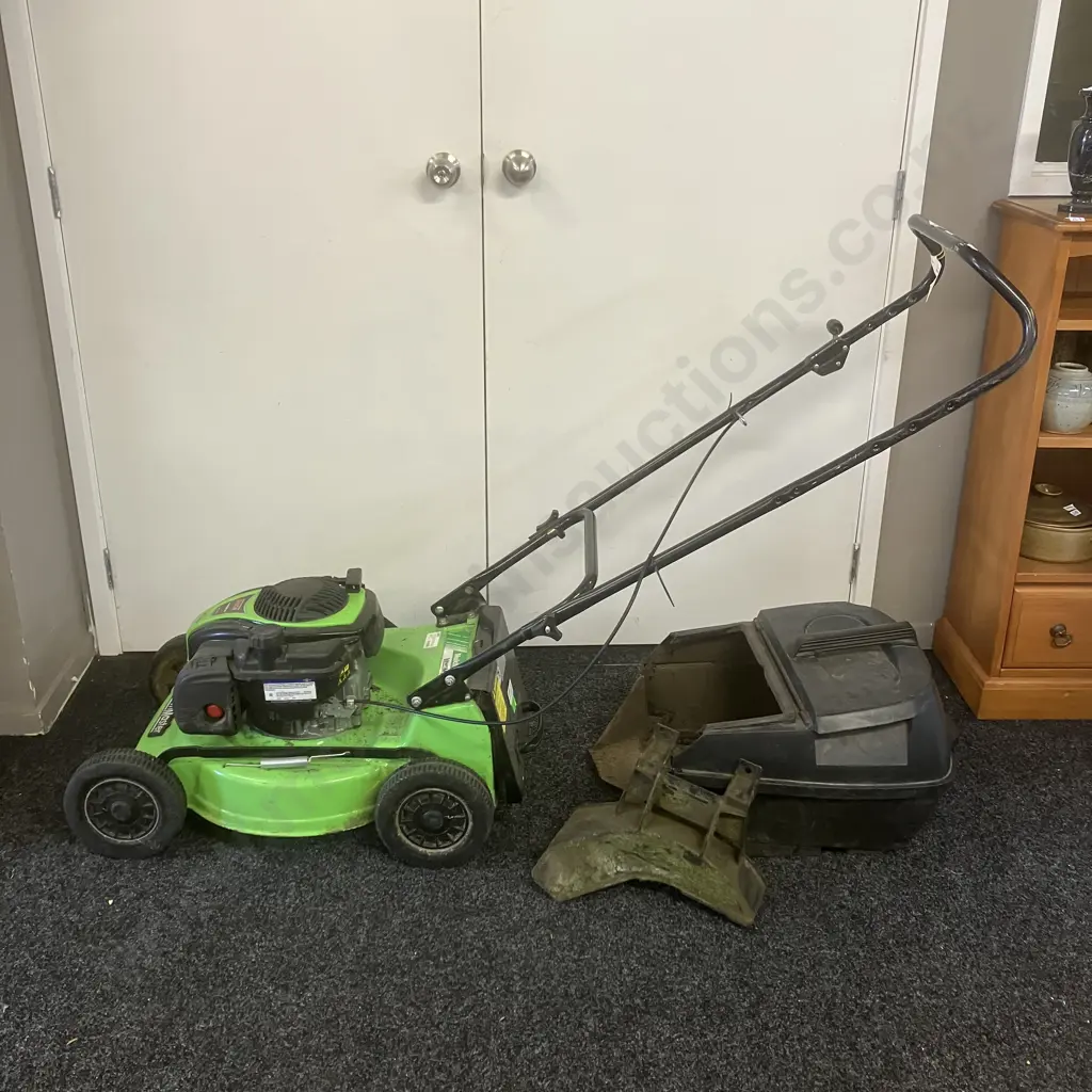 Lawnmaster Mulch & Catch Lawnmower With Mulch Plug (Catcher Does Not Fit), B&S 140cc RapidStart Image 1++