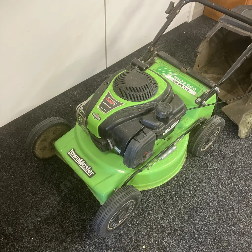 Lawnmaster Mulch & Catch Lawnmower With Mulch Plug (Catcher Does Not Fit), B&S 140cc RapidStart Image 1++