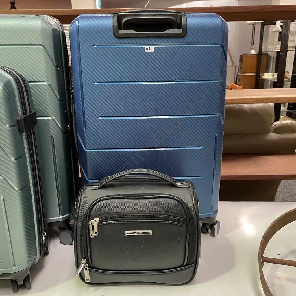 Topp AlphaAir Suitcase Lockable with Airport Bag Image 1++