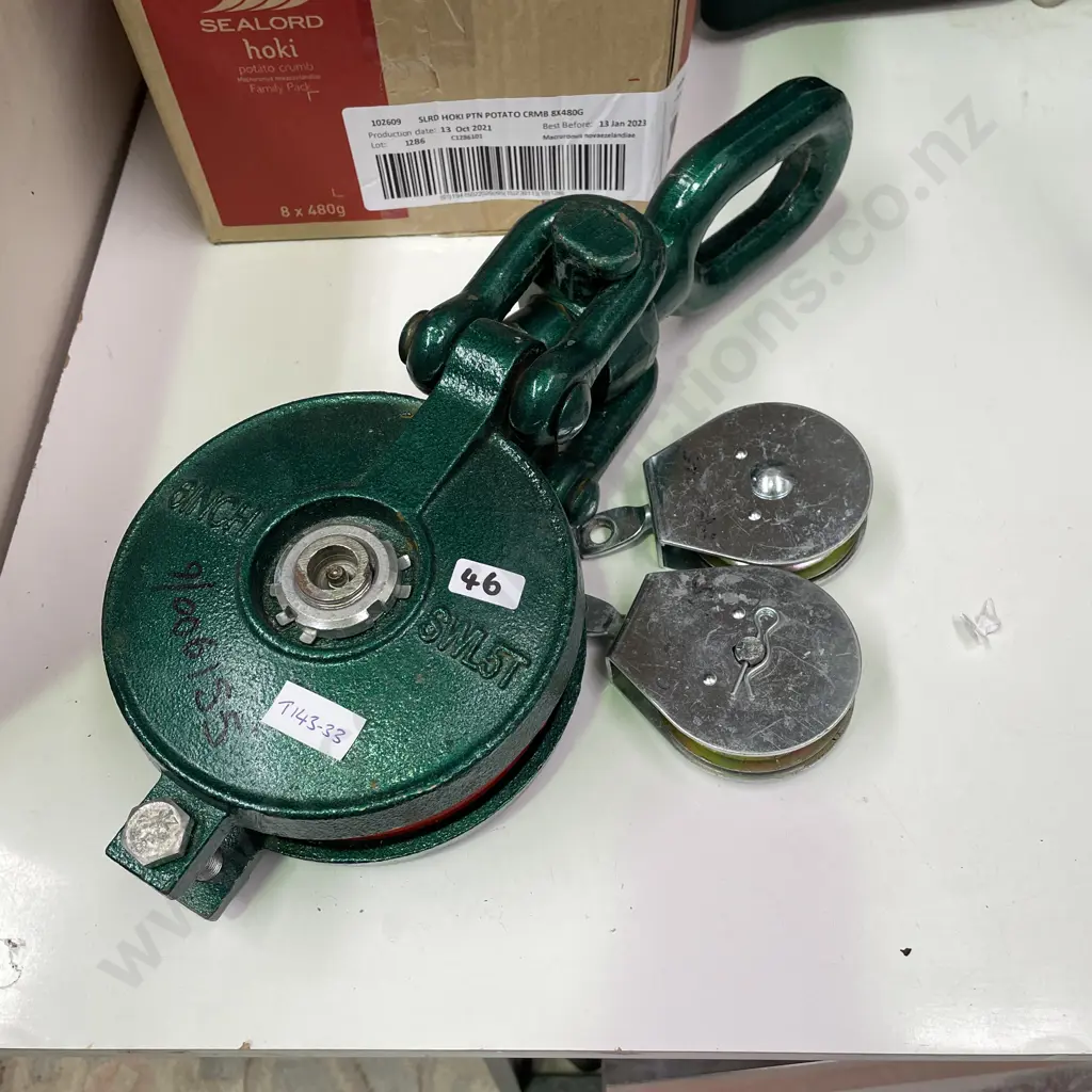 Heavy Duty Block Pulley, model SWL5T, with 2 smaller Pulleys Image 1++