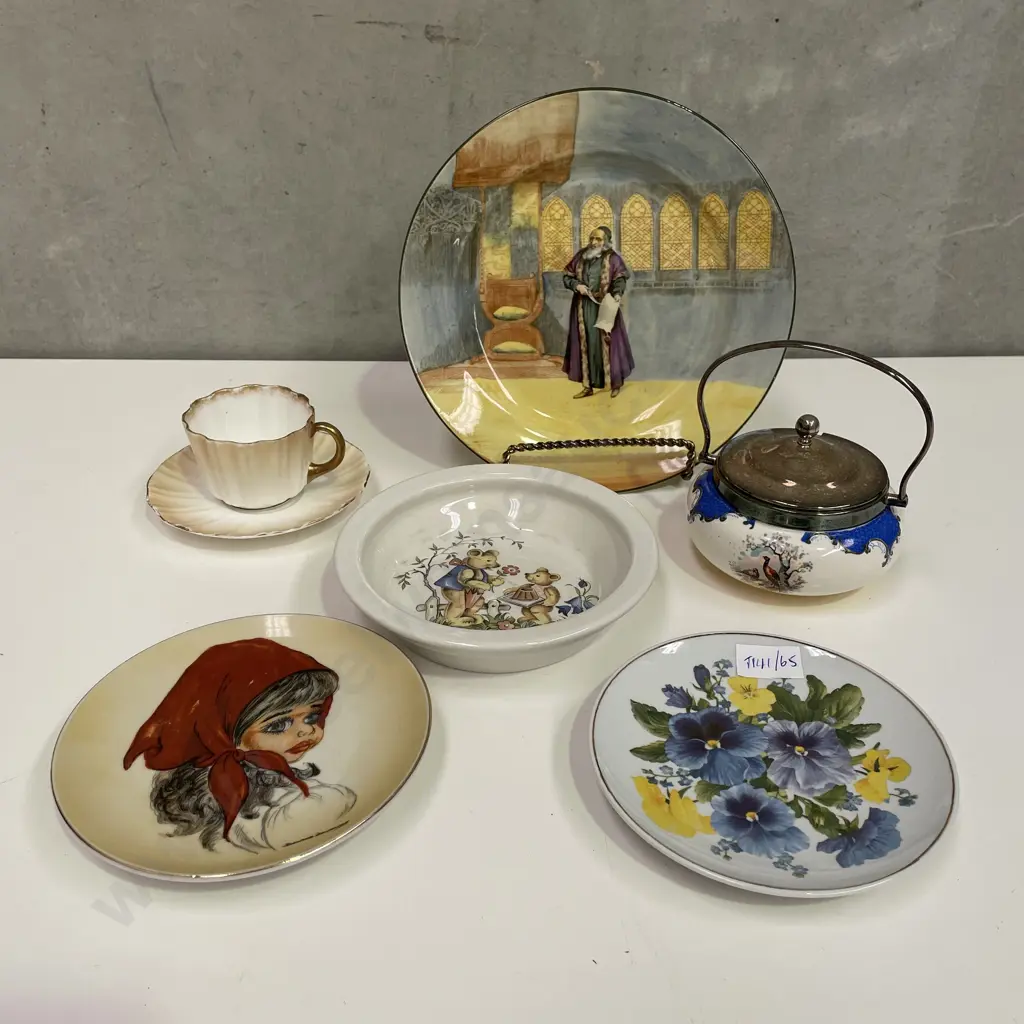 Assorted Collectable china including Royal Doulton etc Image 1++