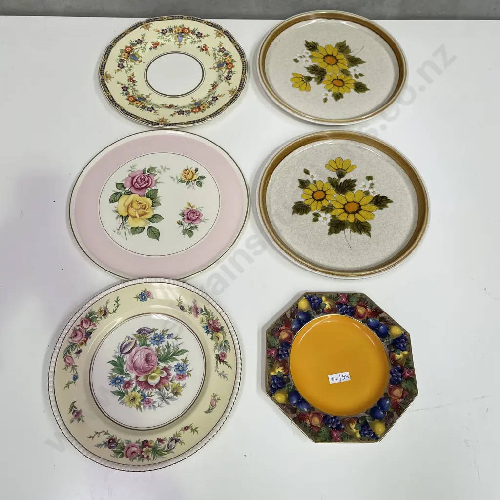 Assorted Collectable Plates Image 1++