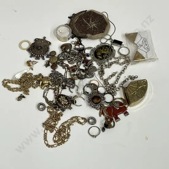 Large Assortment of Vintage Jewellery