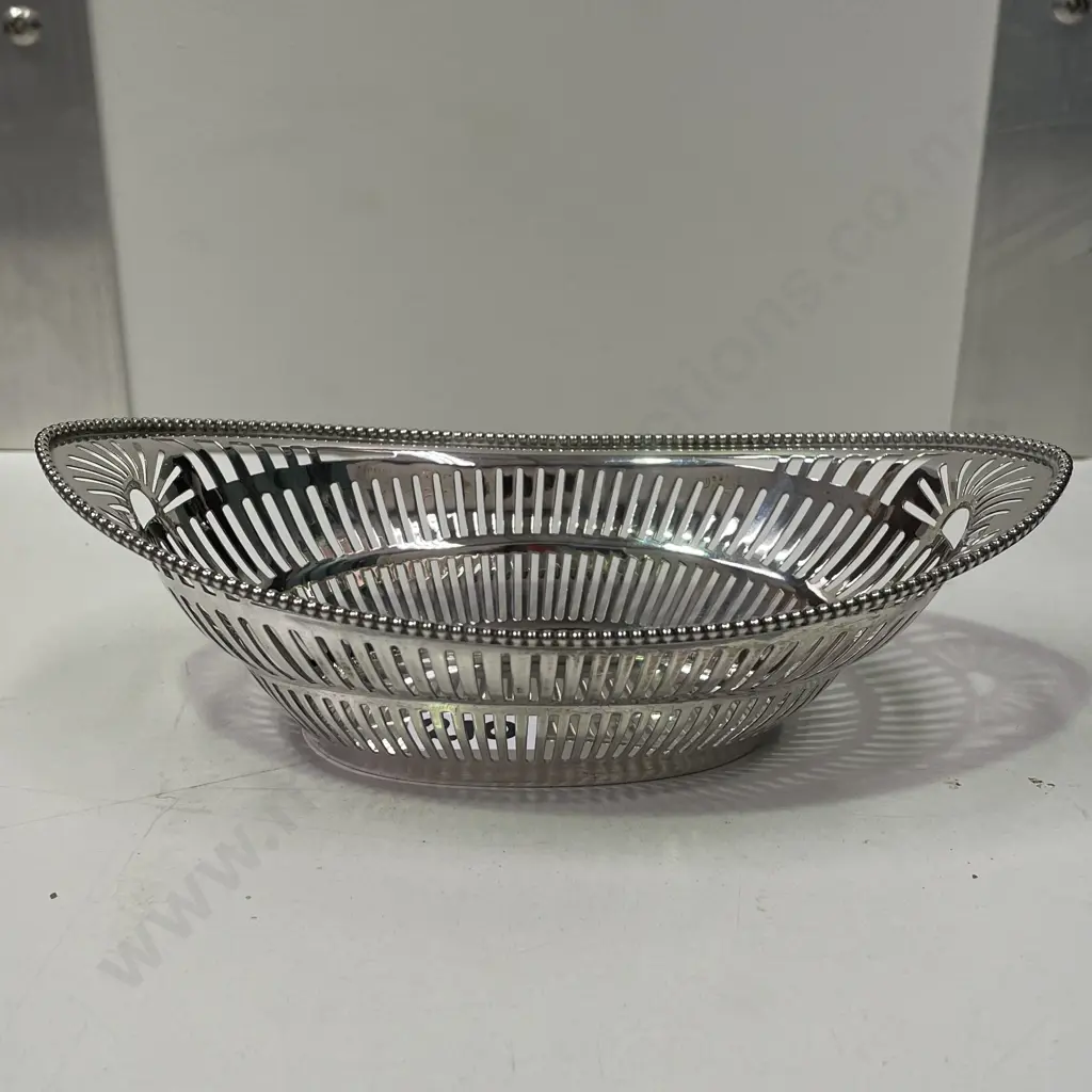 Hallmarked Sterling SIlver Dish, 17.5 x 10cm, H5cm Image 1++