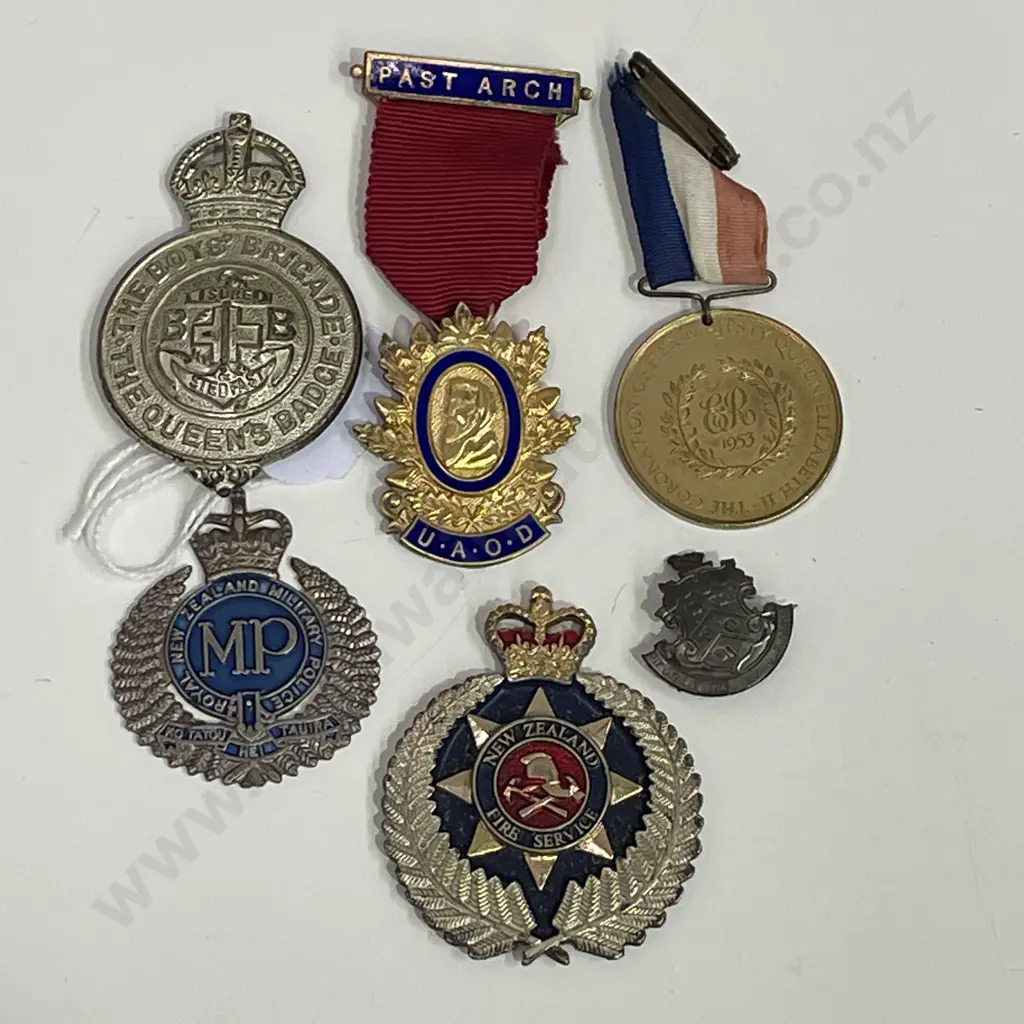 Assortment of Vintage Badges and Medals incl Stirling Silver Image 1++