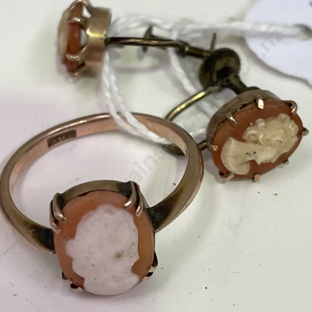 Hallmarked Gold Ring with Cameo setting, with pair of vintage Cameo earrings Image 1++