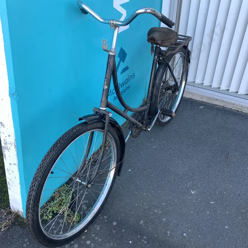 Classic Antique Raleigh Bike, has new tyres  Image 1++