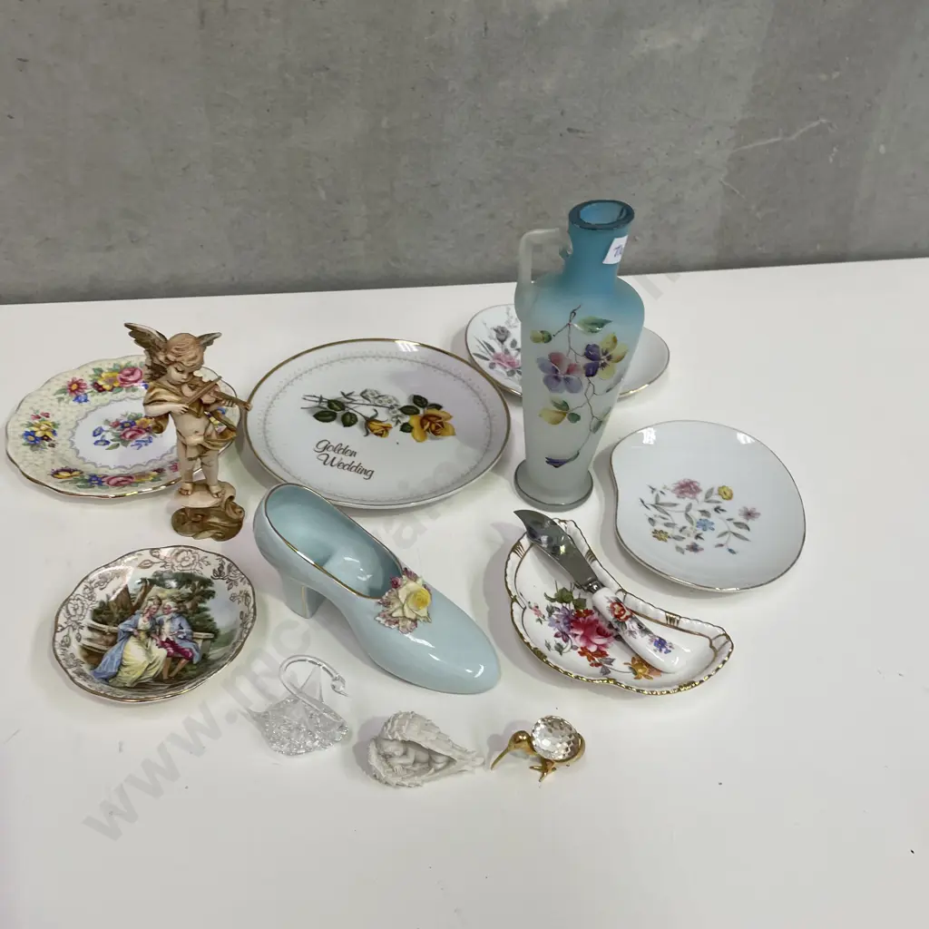 Assorted Selection of collectable china, porcelain and glassware items Image 1++