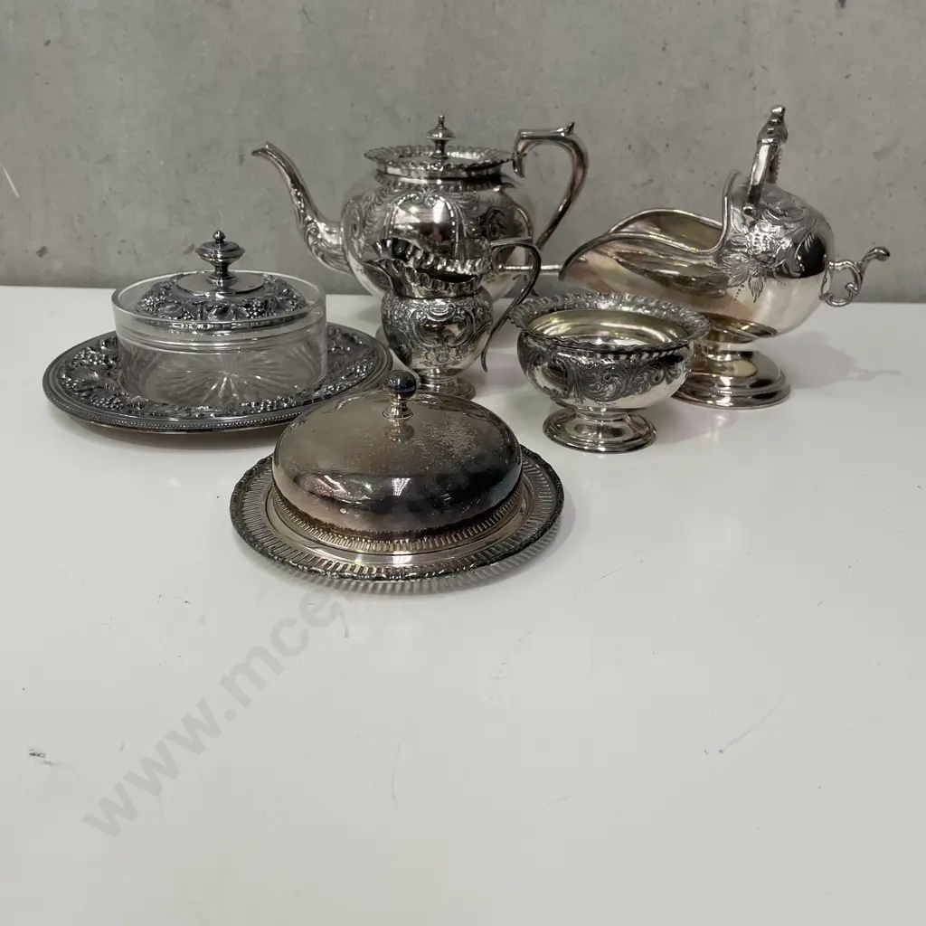 Assortment of Vintage Silverware Image 1++