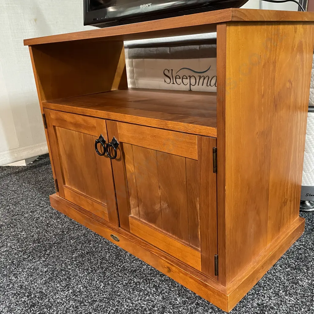 Kiwifurn Solid Wood 2 Door Entertainment Unit. H60 D40 W78cm Image 1++