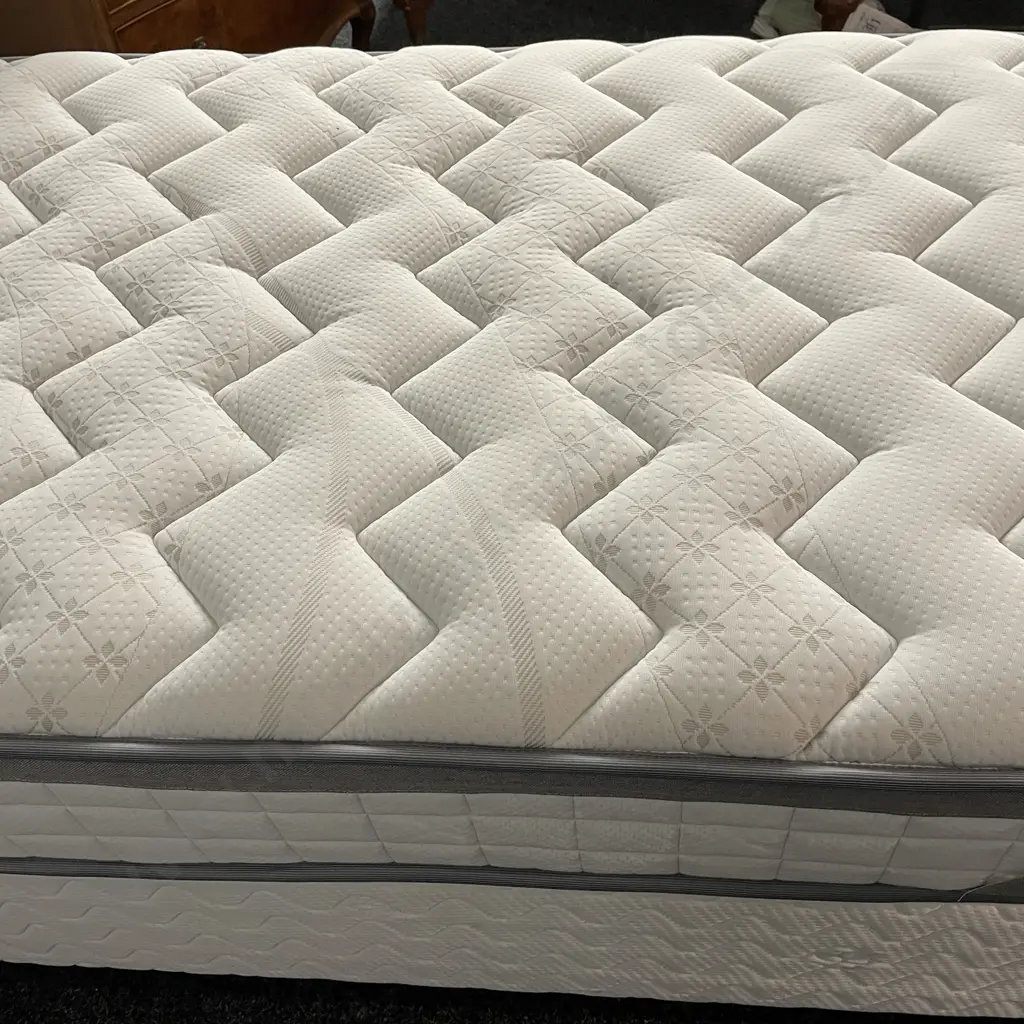 Single Bed and Base. Sleepmax mattress. Excellent Condition Image 1++