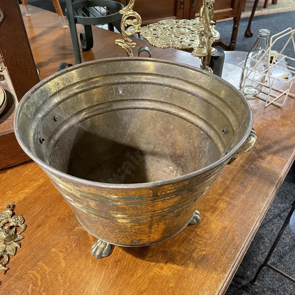 Brass/Copper Tri-footed Cauldron/Pot, H29 Dia42cm Image 1++