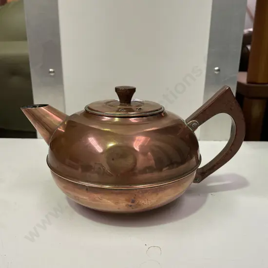 Vintage Gil-Cor 6 Cup Copper Teapot with Bakelite handle and finial. Made in NZ