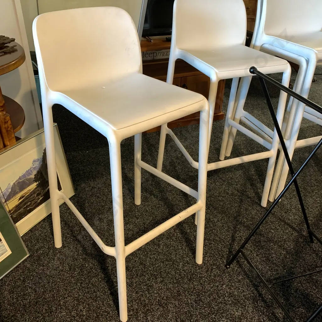 Set of 4 Industrial Moulded Heavy Duty Bar Stools. Height to Seat 75cm, Full height 95cm. Image 1++
