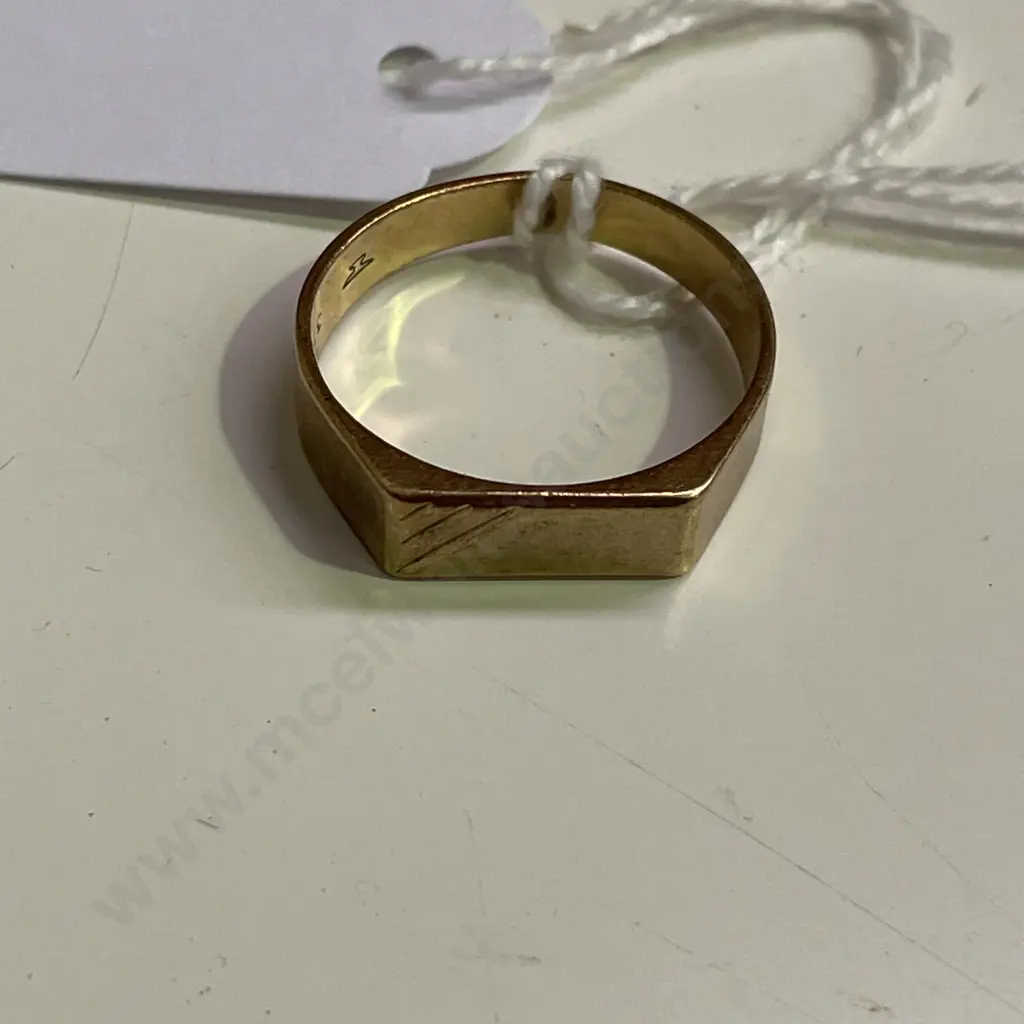 9ct Gold Mens Ring. Stamped 375 MH Image 1++