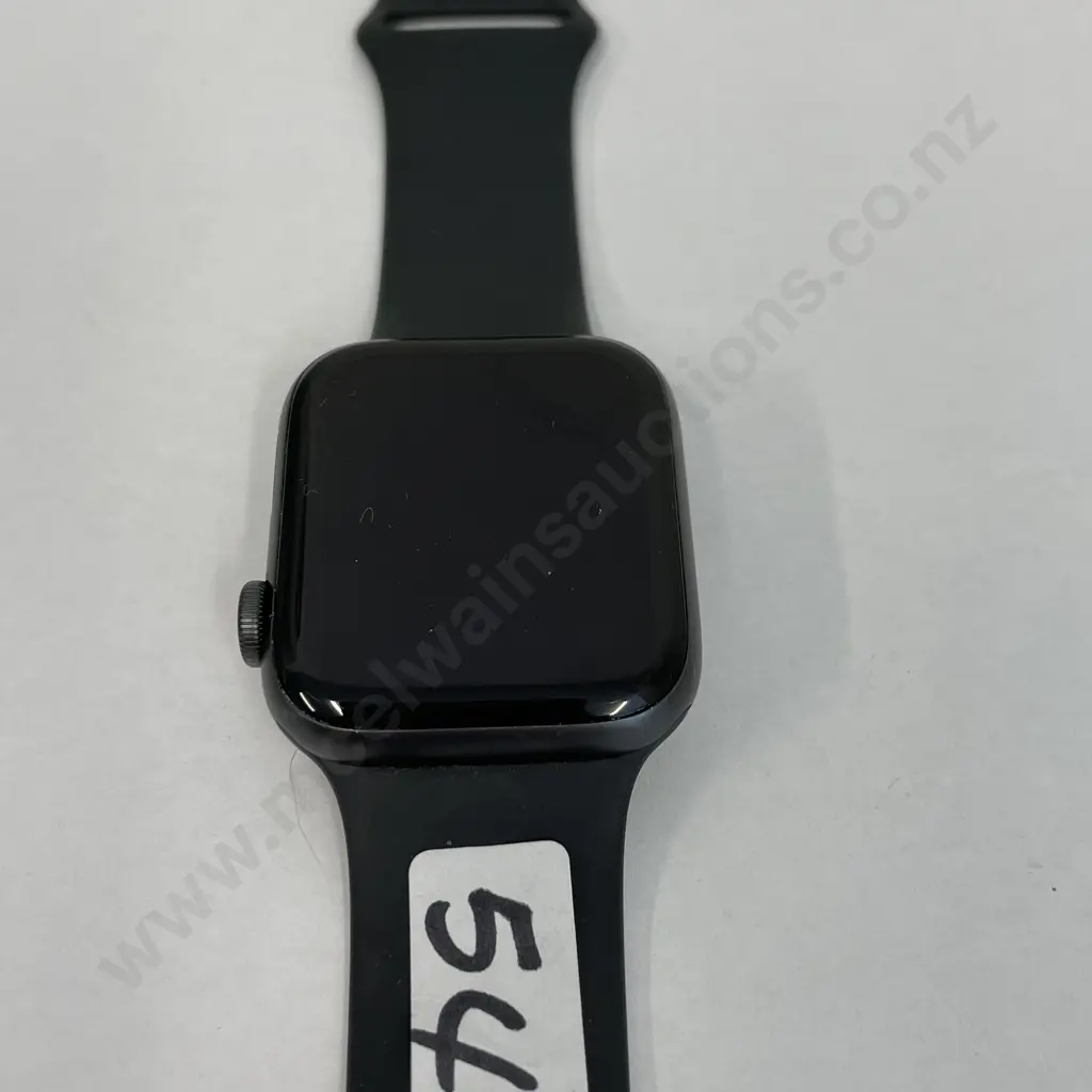 Apple Series 5 GPS Watch. Black Image 1++