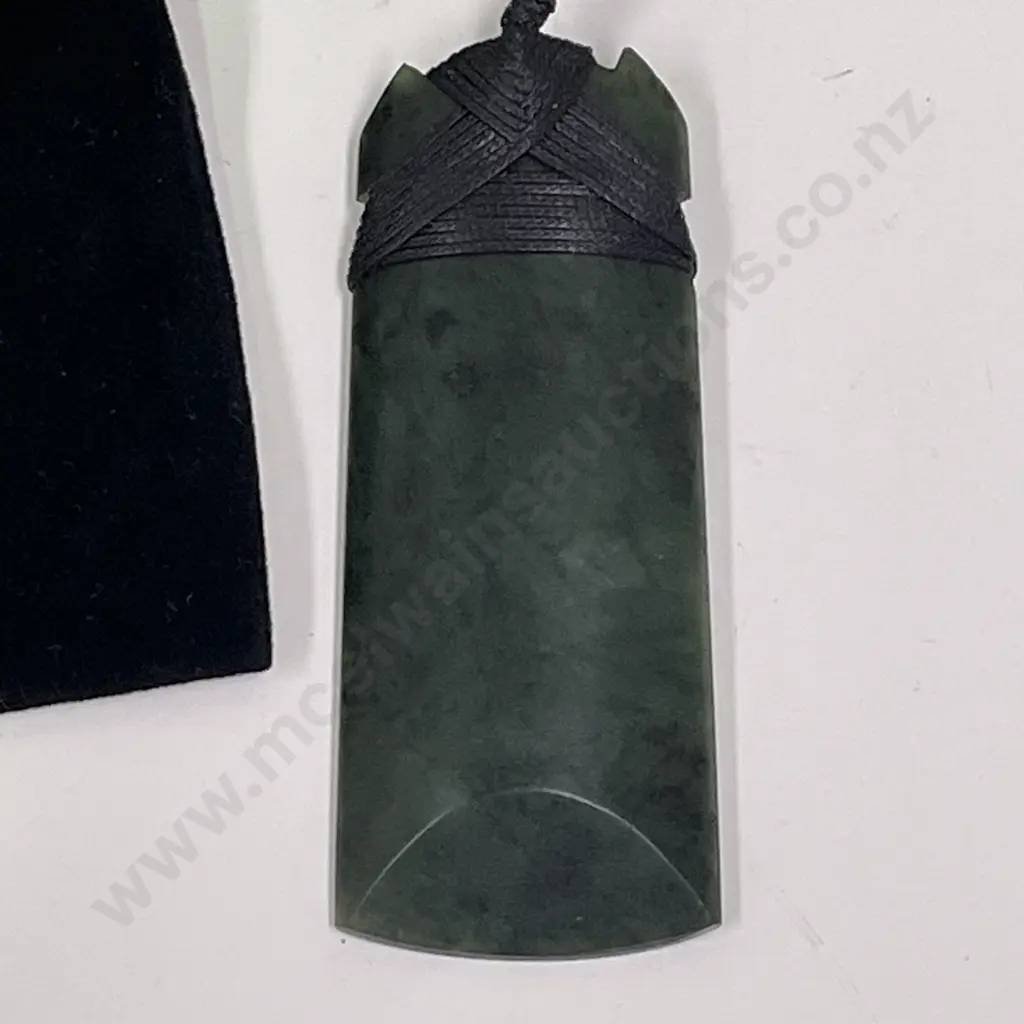 Large Greenstone Toki. 9 x 3.5cm, with rope necklace and mount Image 1++