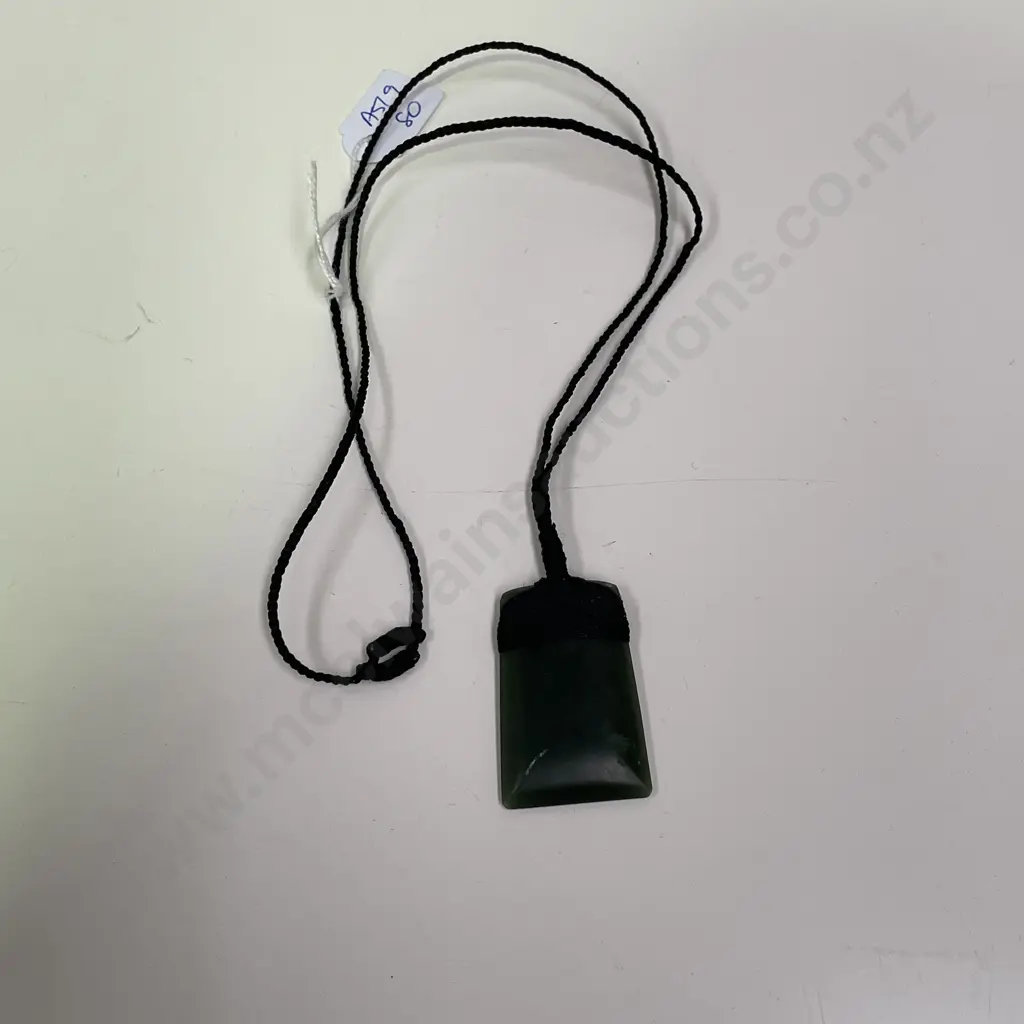 Greenstone Pounamu 4.75 x 3cm, with rope necklace and mount Image 1++