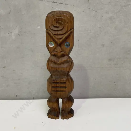 Carved NZ Maori Kiwiana Totem Pole with Paua Eyes. H25cm