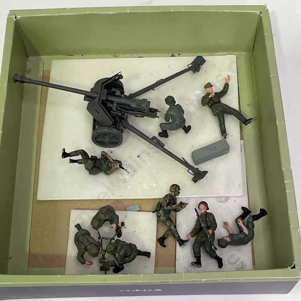 Assorted Model Army figurines etc Image 1++