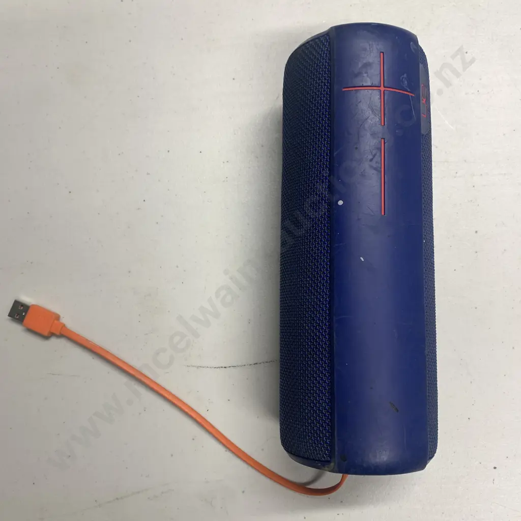 Blue UEBoom Speaker with charging cord Image 1++