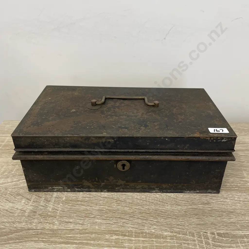 Large Vintage Money Tin/Cash Box. Segmented interior. 31 x 18cm H11cm. One hinge AF Image 1++