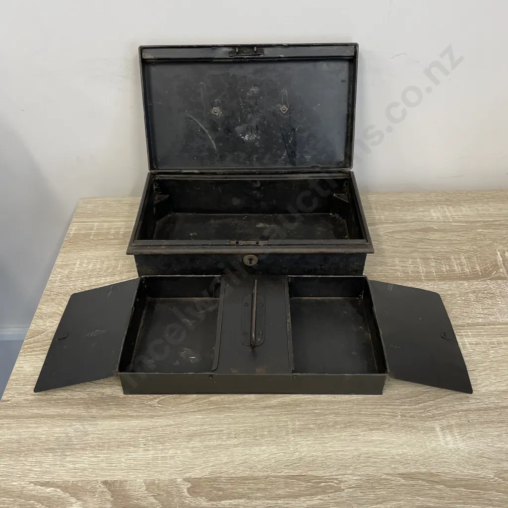 Large Vintage Money Tin/Cash Box. Segmented interior. 31 x 18cm H11cm. One hinge AF Image 1++