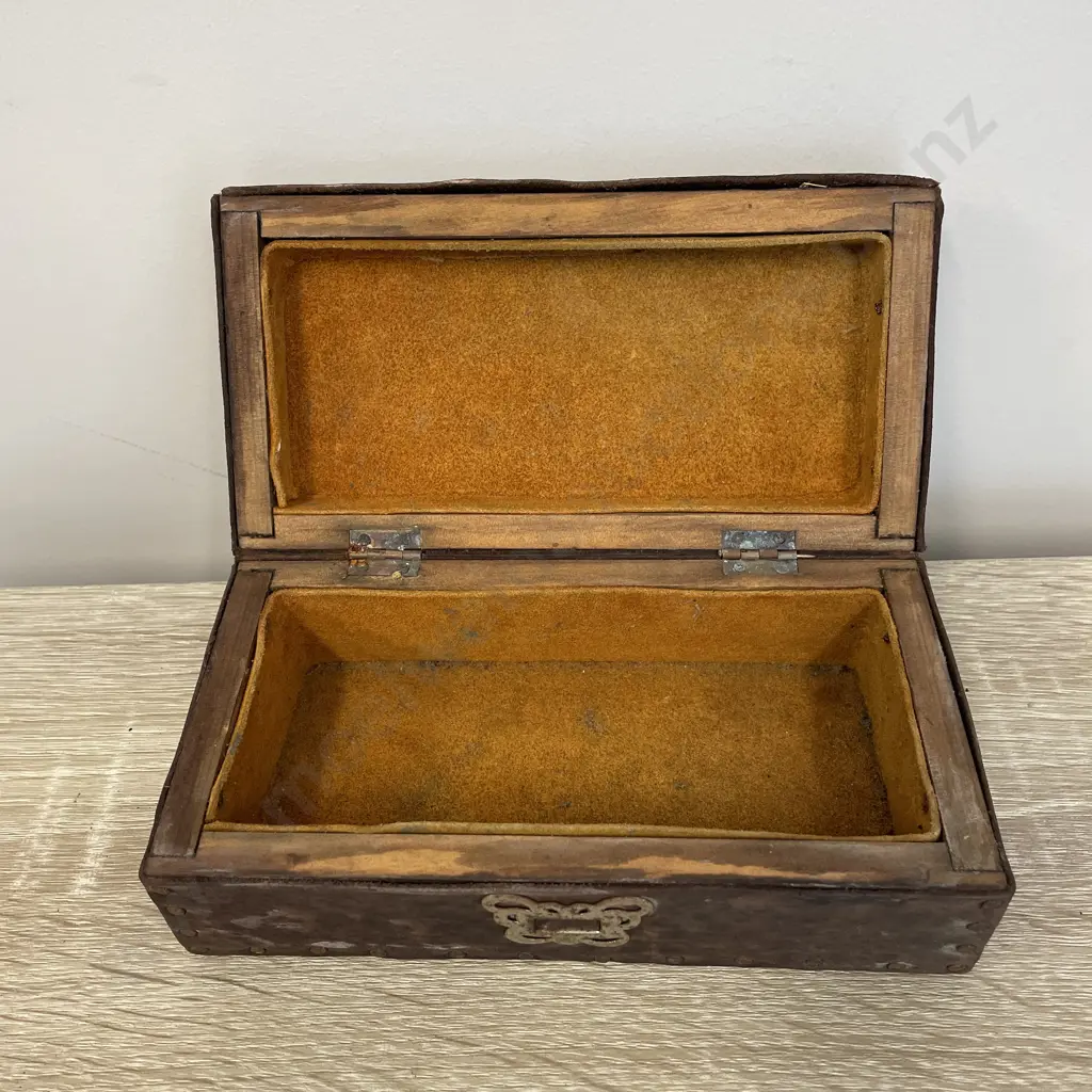 Vintage Wooden and leather Box with nail border. 18 x 9.5cm H7cm Image 1++