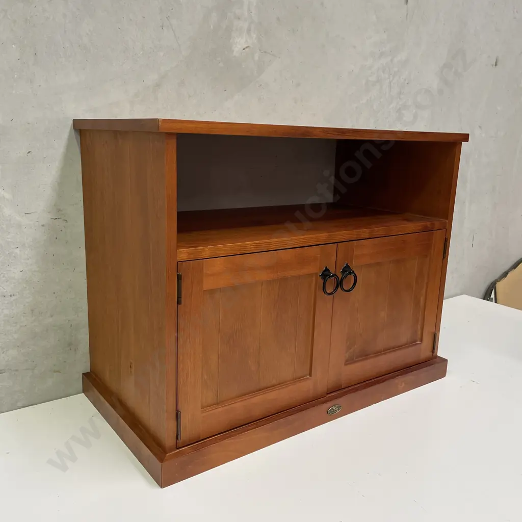 Kiwifurn Solid Wood 2 Door Entertainment Cabinet. H60 D40 W78cm Image 1++
