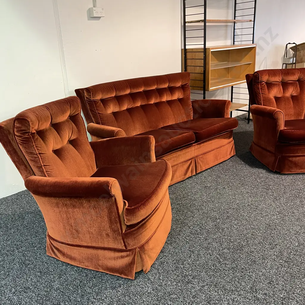 Mid Century Retro Morgan Lounge Suite. 2 seater and 2 armchairs. Rust/red velvet fabric, button back,excellent condition Image 1++