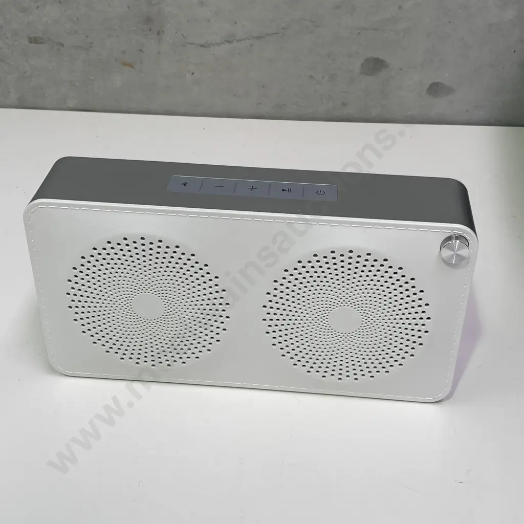 Portable Bluetooth Veon Speaker Model VN21402018, White, As new in box Image 1++