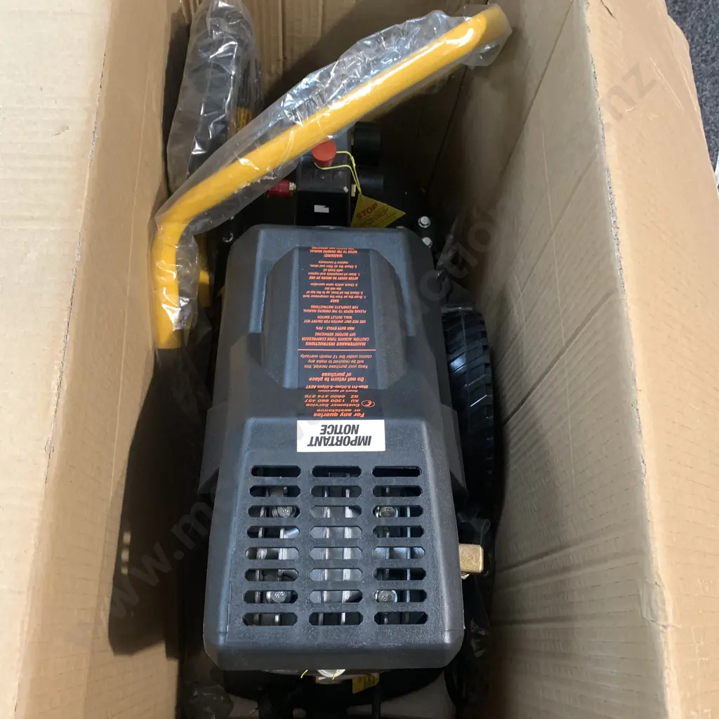 As New in Box Black Ridge 140LPM Air Compressor Image 1++