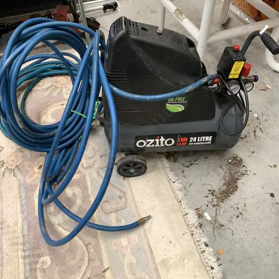 Ozito Compressor with 10m Blue Hose, Model ACP24151