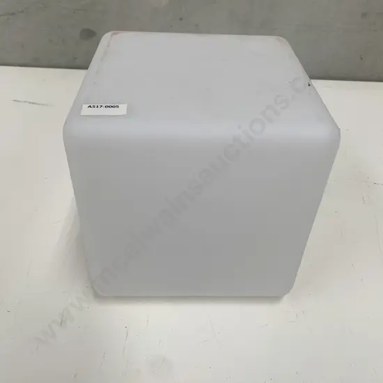 White Plastic Cube Solar light