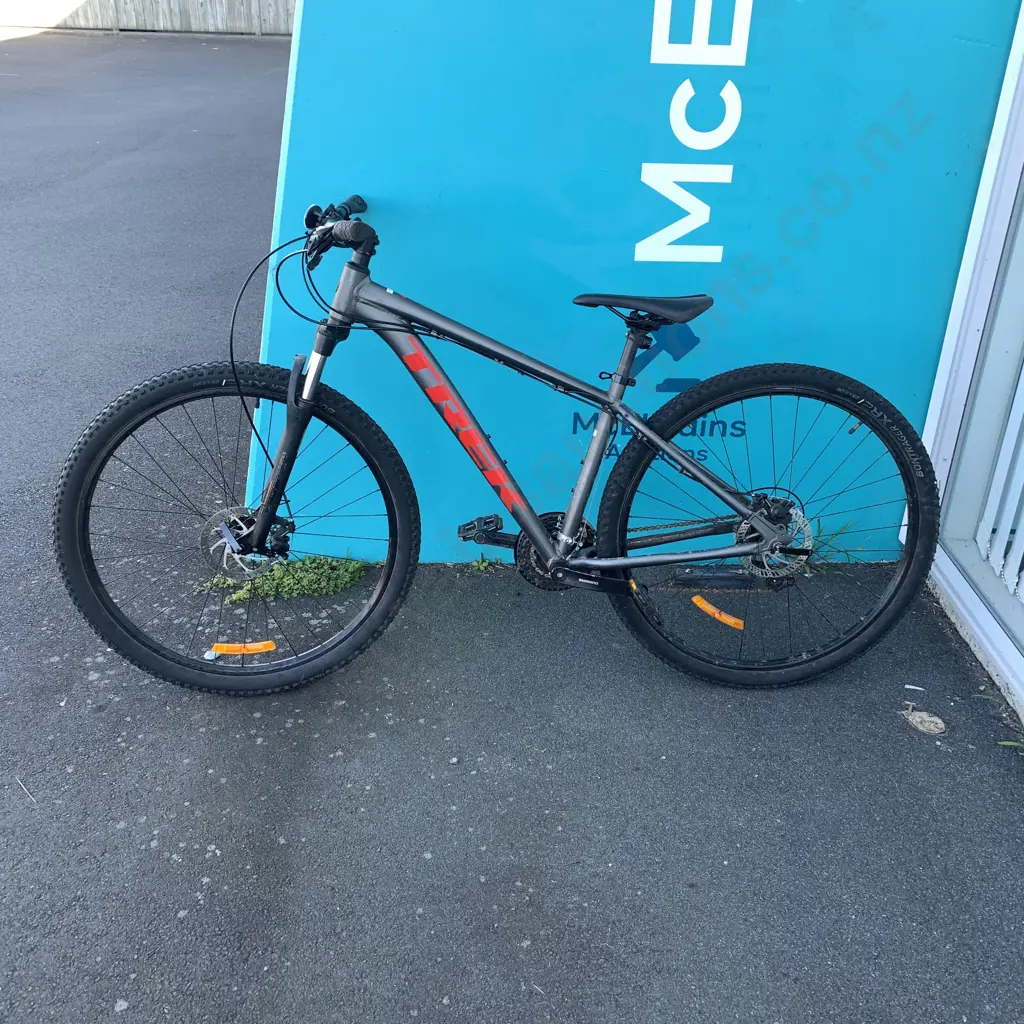 Trek 4 Marlin Bike. Size M. Image 1++