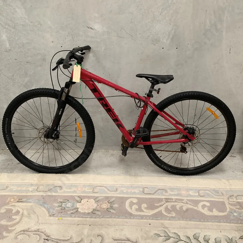 Marlin Trek Mountain Bike. Red Image 1++