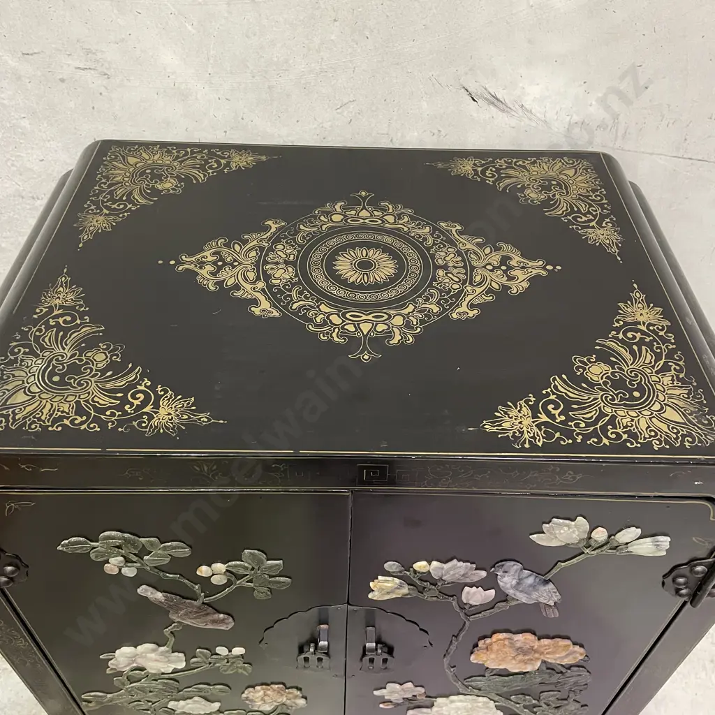 Magnificent Vintage Chinese Jinlong Black Lacquered Wooden Chinoiserie Cabinet Image 1++