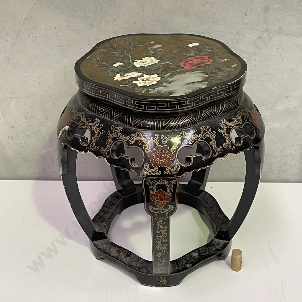 Vintage Chinese Black Lacquered Wood Occassional Table. Image 1++