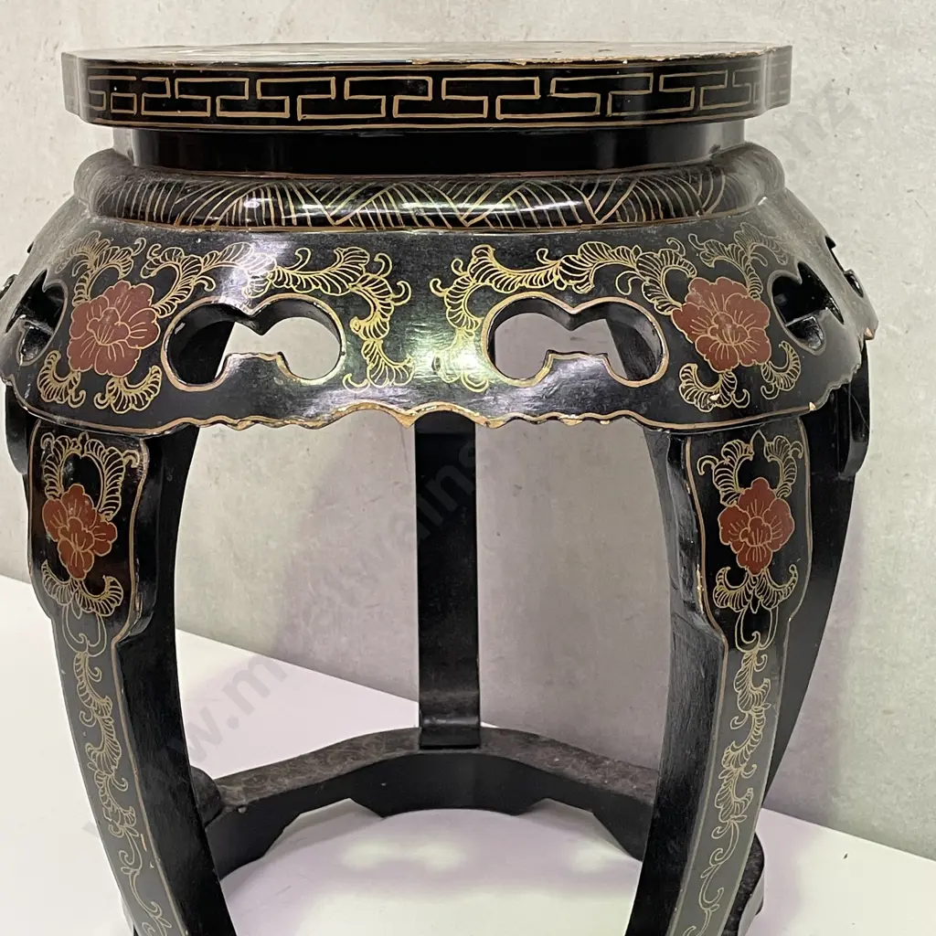 Vintage Chinese Black Lacquered Wood Occassional Table. Image 1++